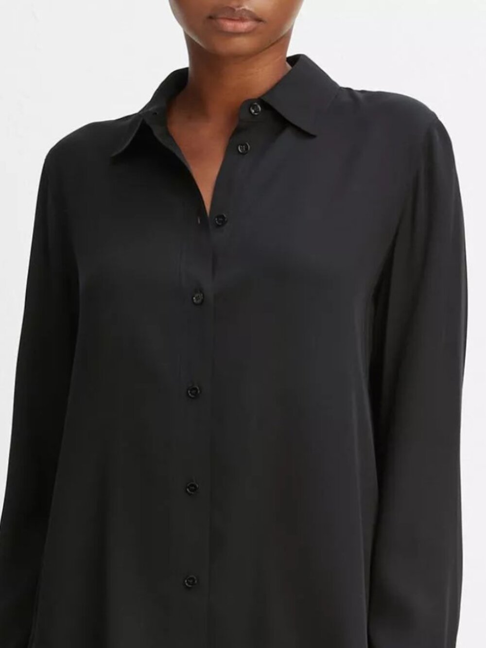 Vince Slim Fitted Stretch-Silk Blouse in Black Women's Size Medium EUC
